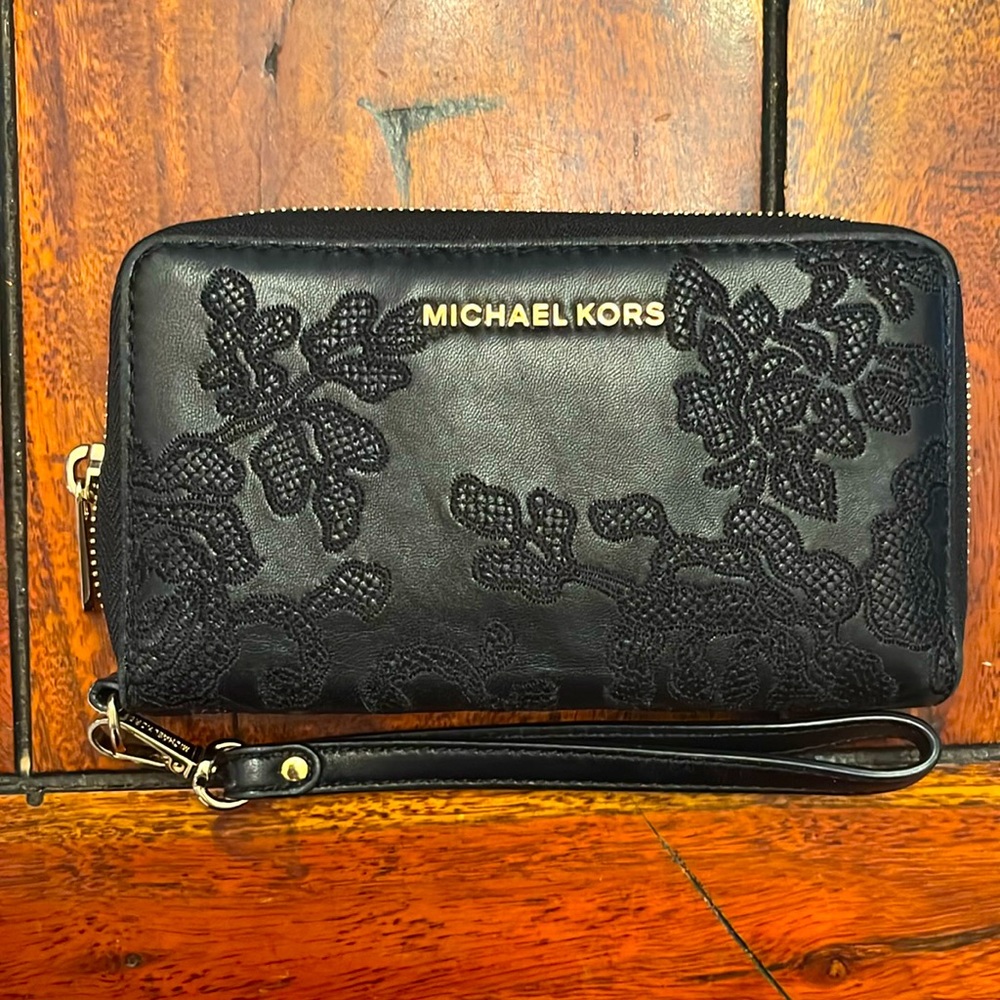 Michael Kors Wristlet Wallet